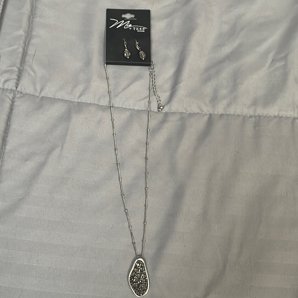 Brand New Costume Jewelry Set